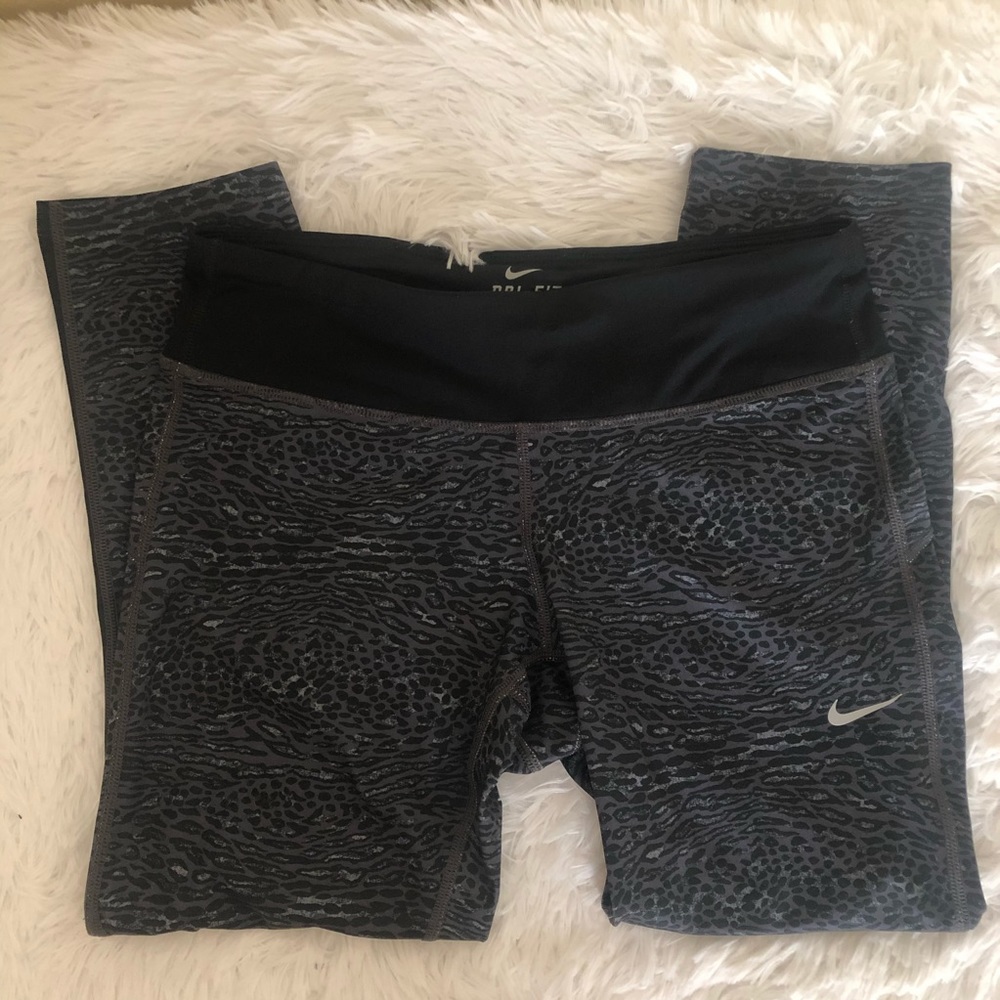 Nike Run Dri-Fit Animal Print Cropped Leggings SzM - Picture 3 of 8